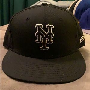 All black New York Mets new era fitted cap